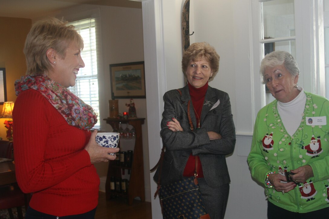 On Dec. 7, attendees of the Quantico Garden Club’s 27th annual Christmas homes tour were welcomed to snoop through seven officers’ homes aboard Quantico, all festively decorated.