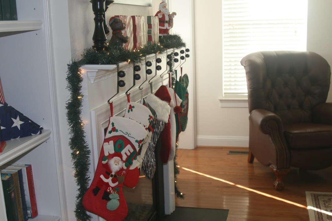 On Dec. 7, attendees of the Quantico Garden Club’s 27th annual Christmas homes tour were welcomed to snoop through seven officers’ homes aboard Quantico, all festively decorated.