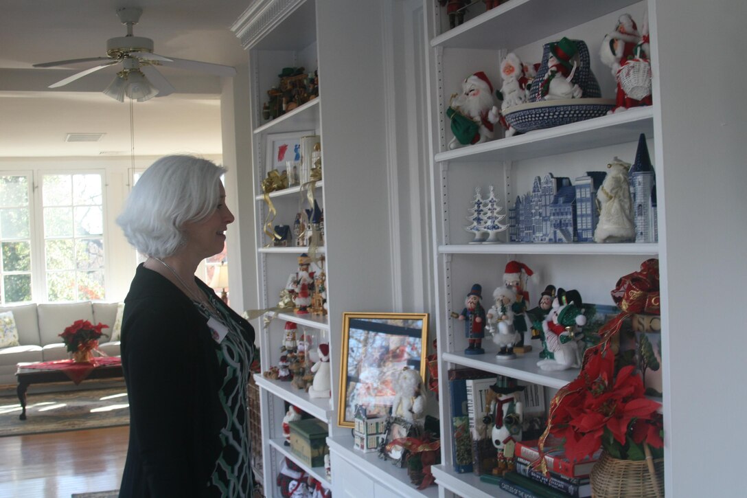 On Dec. 7, attendees of the Quantico Garden Club’s 27th annual Christmas homes tour were welcomed to snoop through seven officers’ homes aboard Quantico, all festively decorated.