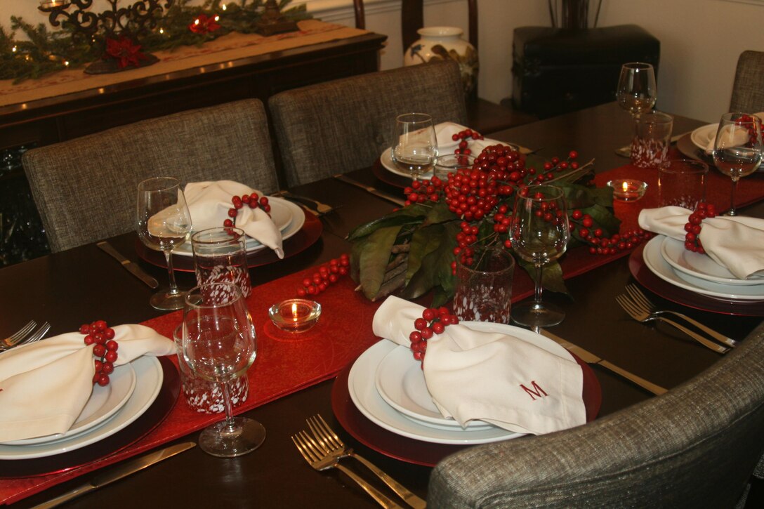On Dec. 7, attendees of the Quantico Garden Club’s 27th annual Christmas homes tour were welcomed to snoop through seven officers’ homes aboard Quantico, all festively decorated.