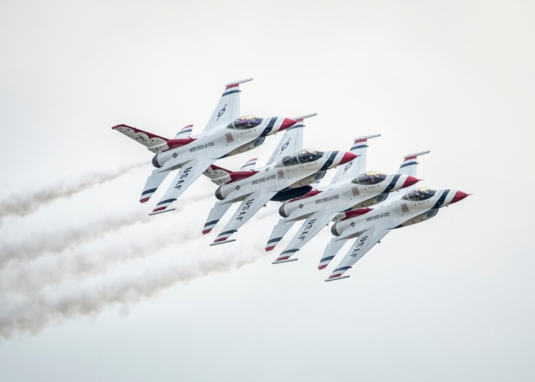 The Thunderbirds Diamond formation performs the echelon pass in review maneuver during the Joint Base San Antonio Air Show, Oct. 31, 2015, at JBSA, TX. (U.S. Air Force photo by Senior Airman Rachel Maxwell)