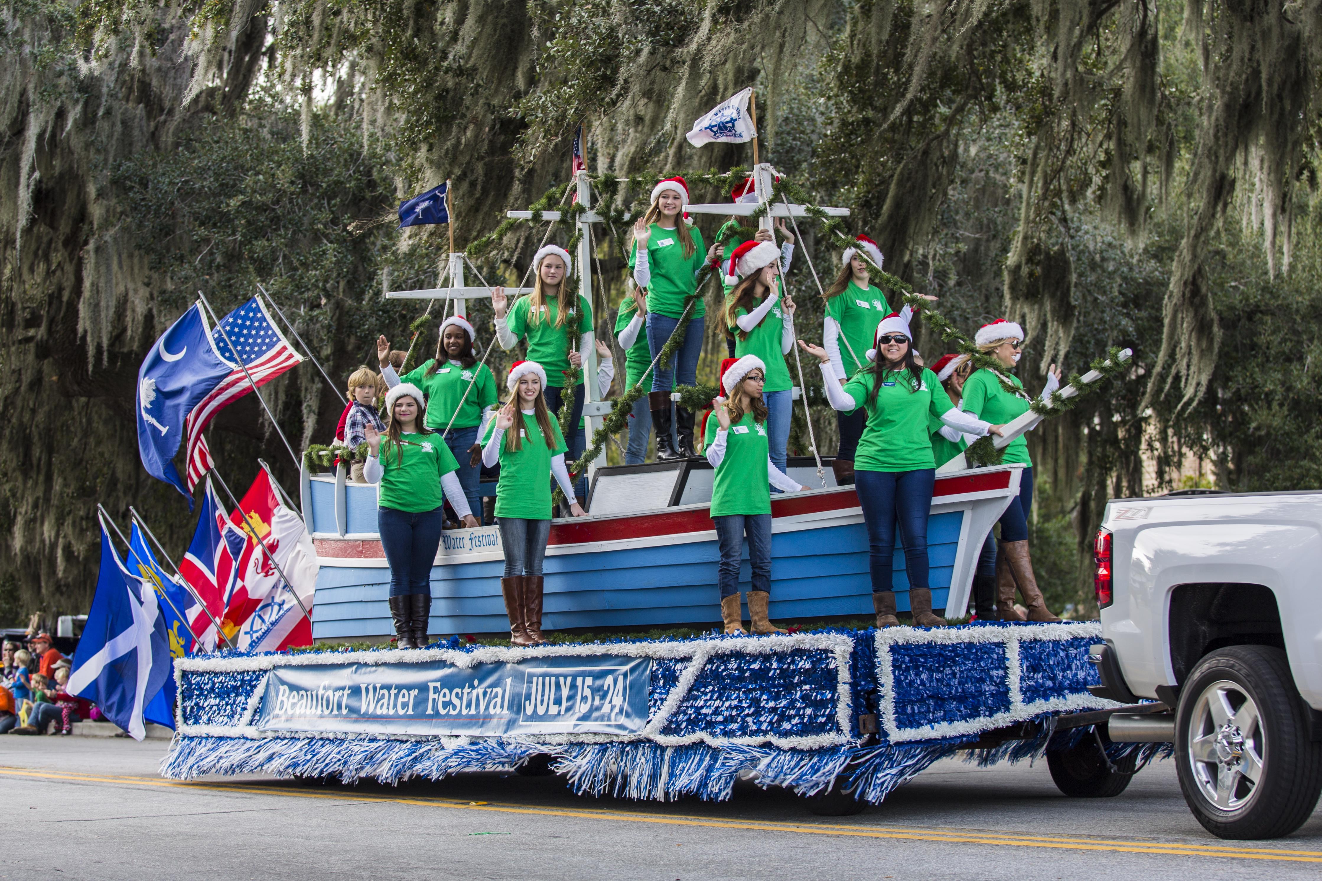 Parade for Beaufort to the holidays > Marine Corps Air Station
