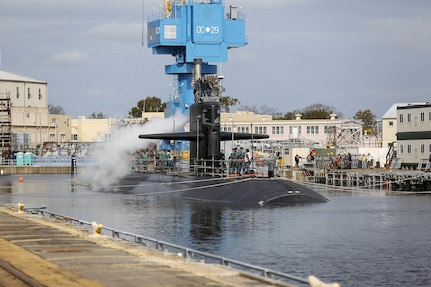 151026-N-MA158-006 (Oct. 26, 2015) PORTSMOUTH, Virginia - USS Helena (SSN 725) is pictured here at Norfolk Naval Shipyard (NNSY).