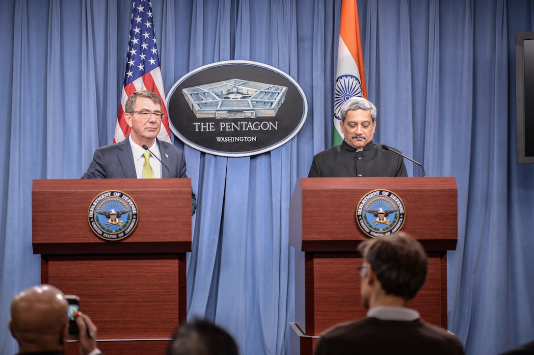 U.S. Defense Secretary Ash Carter, left, and Indian Defense Minister Manohar Parrikar conduct a joint news conference at the Pentagon, Dec. 10, 2015. DoD photo by Army Sgt. First Class Clydell Kinchen
