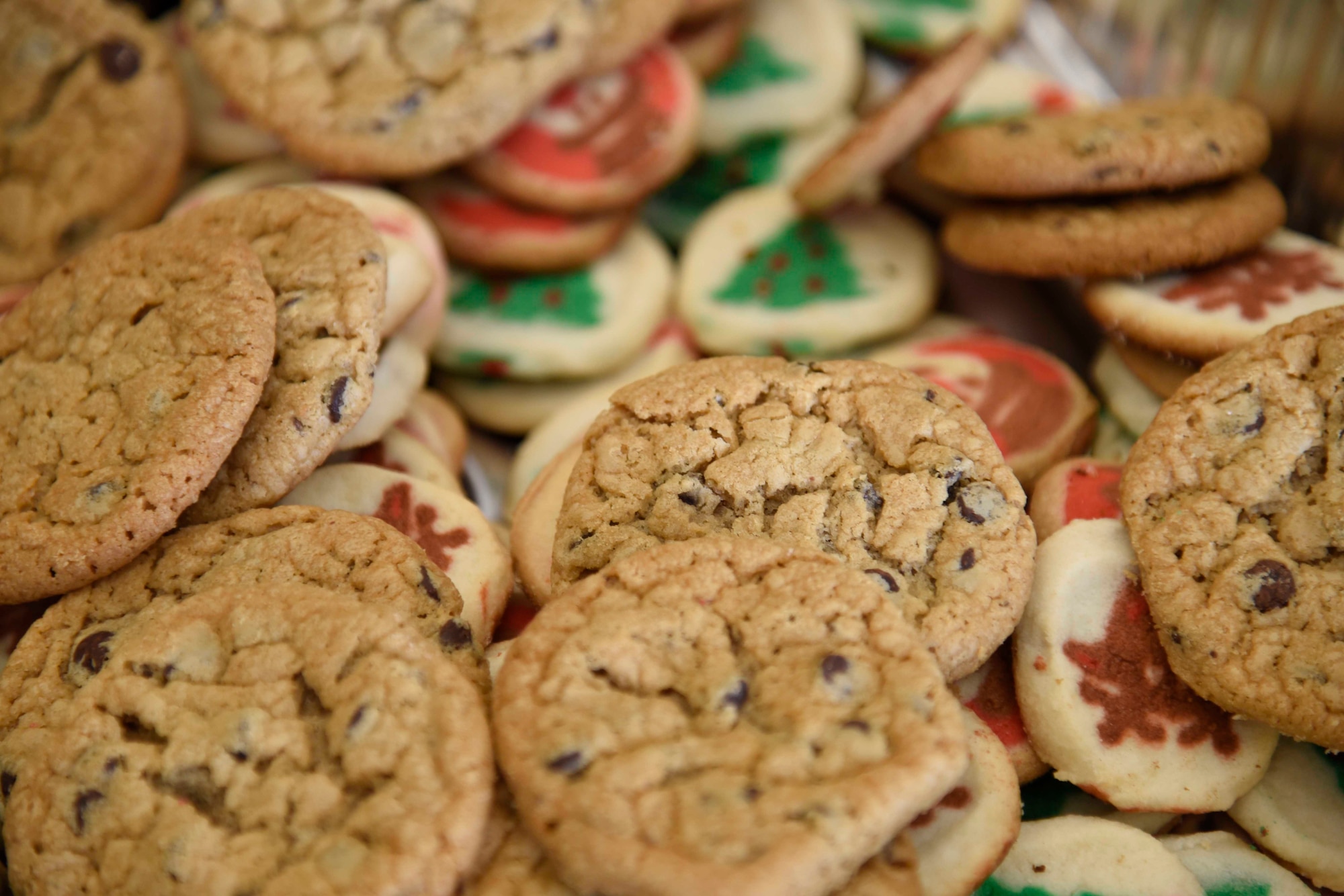 Cookies line the bottom of a tray at Misawa Air Base, Japan, Dec. 9, 2015. The annual Cookie Caper’s goal is to bring a sense of holiday spirit to single and unaccompanied Misawa service members with a tray of 10 cookies each and holiday cards donated by the American Red Cross. (U.S. Air Force photo by Airman 1st Class Jordyn Fetter/Released)