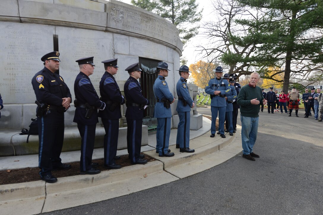 Sen. Angus Stanley King Jr. from Maine talks to volunteers before placing a wreath at the USS Maine mast during the annual Wreaths Across America event at Arlington National Cemetery in Arlington, Va., Dec. 12, 2015. DoD photo by Sebastian Sciotti Jr.