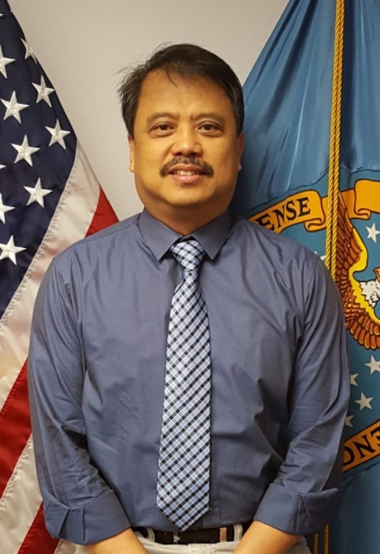 Jose “Sonny” Acosta, distribution facilities manager at DLA Distribution Puget Sound, Wash., has been selected as one of DLA Distribution’s Employees of the Quarter for fourth quarter fiscal year 2015.  