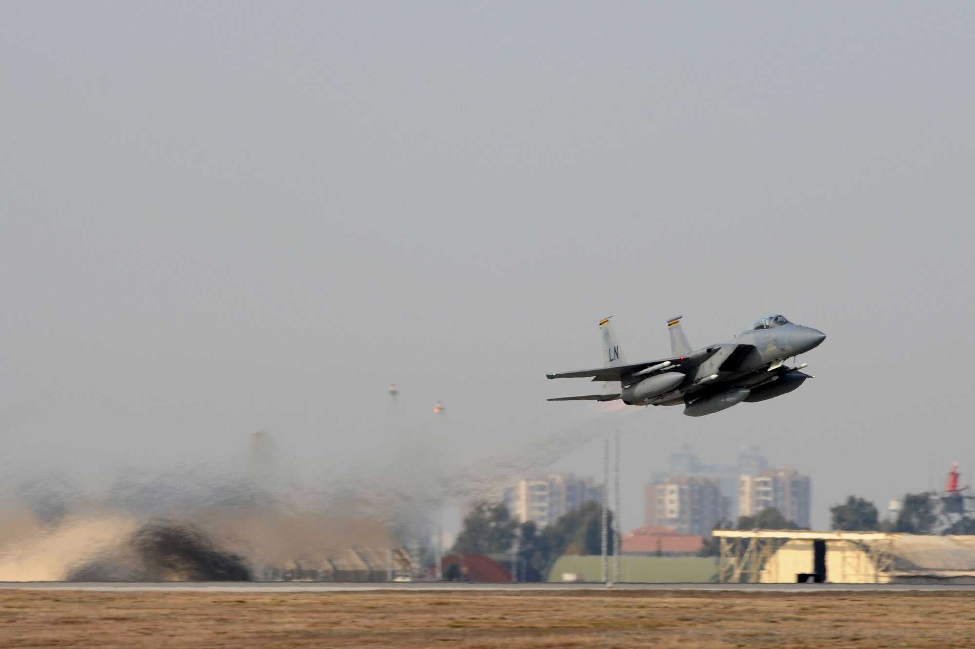 A U.S. Air Force F-15C Eagle departs Incirlik Air Base, Turkey, to return to RAF Lakenheath Dec. 16, 2015. F-15C’s arrived Nov. 6 and conducted training and operational missions supporting Turkish allies and their sovereign airspace. (U.S. Air Force photo by Tech. Sgt. Taylor Worley)