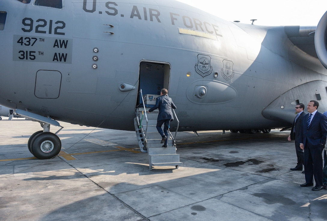 U.S. Defense Secretary Ash Carter boards an aircraft at Bahrain international airport to travel to Iribil, Iraq, Dec. 17, 2015. DoD photo by Army Sgt. 1st Class Clydell Kinchen