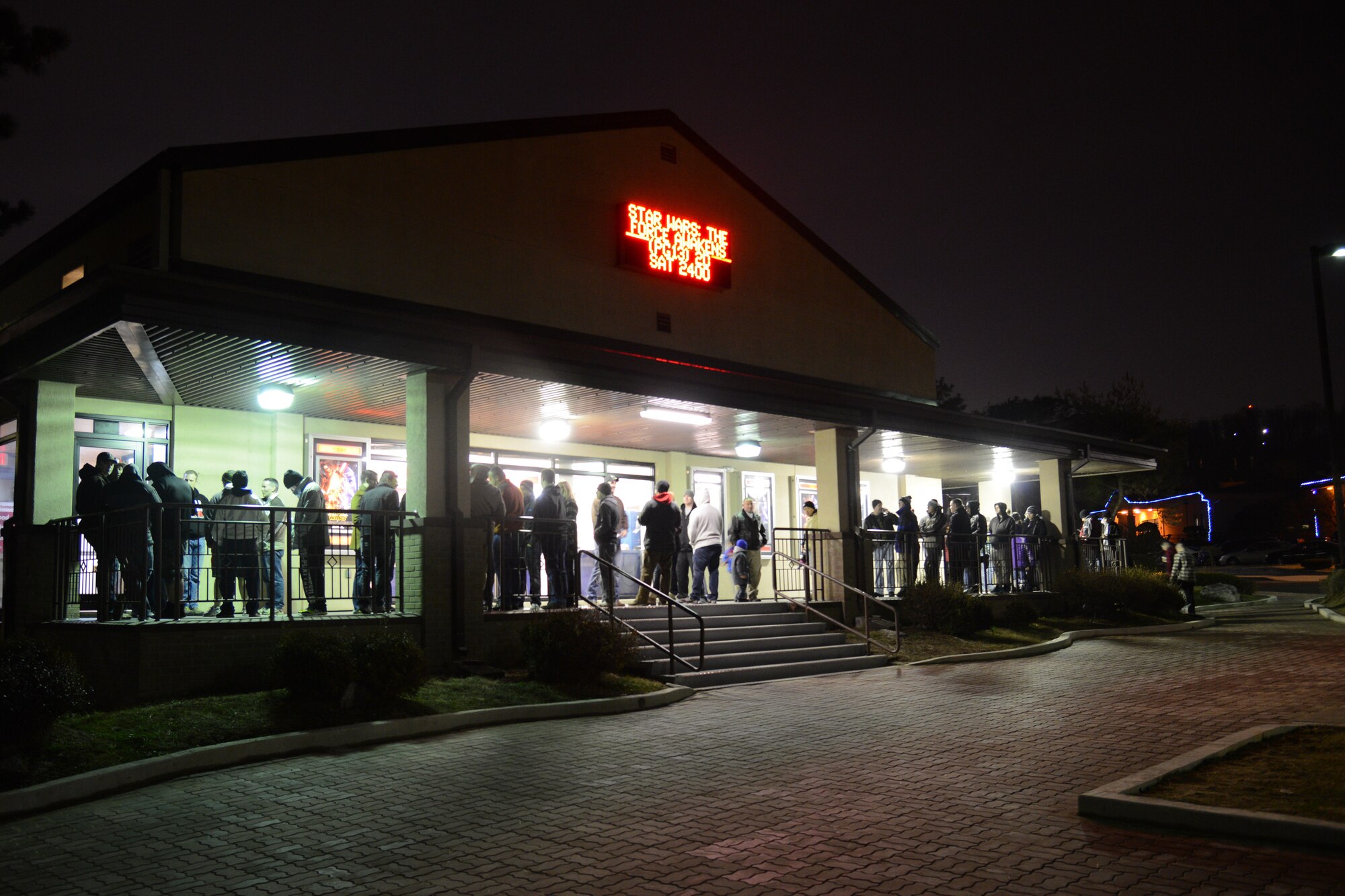 Osan theater hosts Star Wars premiere for Airmen, families > Osan Air