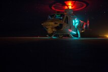 U.S. Marines with 1st Reconnaisance Battalion, 1st Marine Division board a UH-1Y Huey Venom during Steel Knight 16 (SK-16) at Marine Corps Air-Ground Combat Center Twenty-nine Palms, Calif., Dec. 11, 2015. Steel Knight is an annual field training exercise that enables 1st Marine Division to test and refine its command and control capabilities by acting as the headquarters element for a forward-deployed Marine Expeditionary Force.(U.S. Marine Corps Combat Camera Photo by Lance Cpl. Nathaniel Castillo/RELEASED)