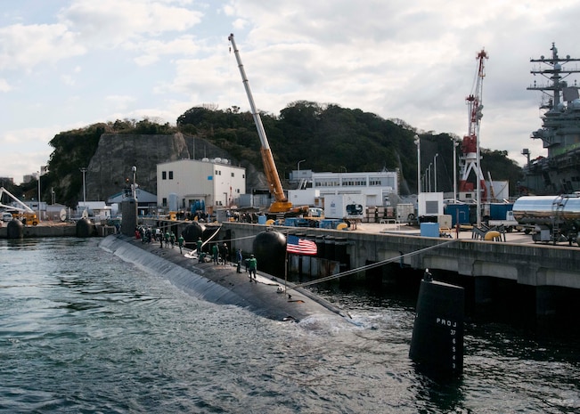 151222-N-ED185-141 FLEET ACTIVITIES YOKOSUKA, Japan (Dec. 22, 2015) The Virginia-class fast-attack submarine USS Texas (SSN 775) is moored at Fleet Activities Yokosuka. Texas is visiting Yokosuka as a part of a scheduled port visit. (U.S. Navy photo by Mass Communication Specialist 2nd Class Brian G. Reynolds/Released)
