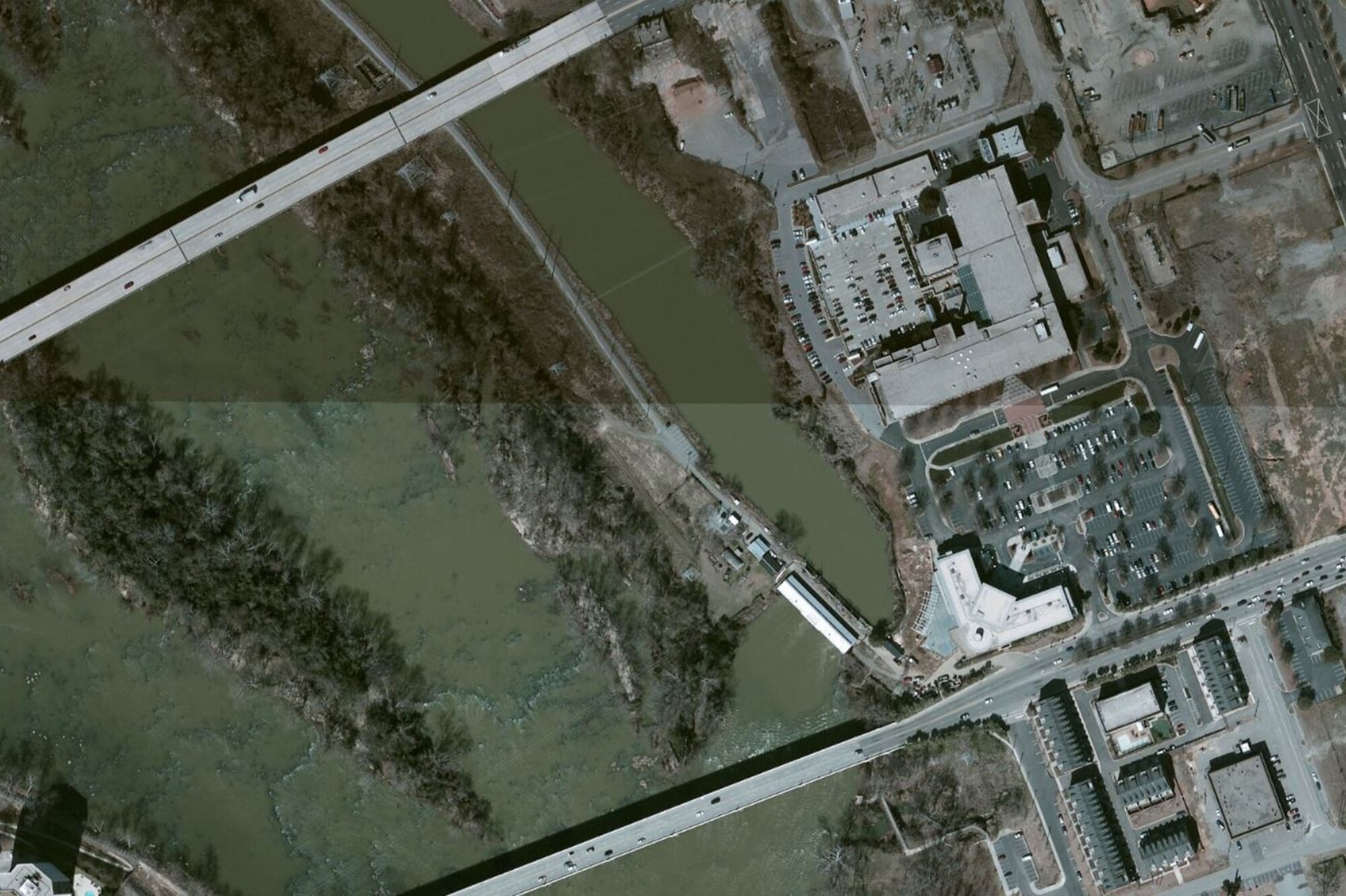 Photos of the Columbia Canal during flooding in Columbia, S.C. Oct. 6, 2015. (U.S. Air National Guard satellite image courtesy 169th CF, EV4/RELEASED)