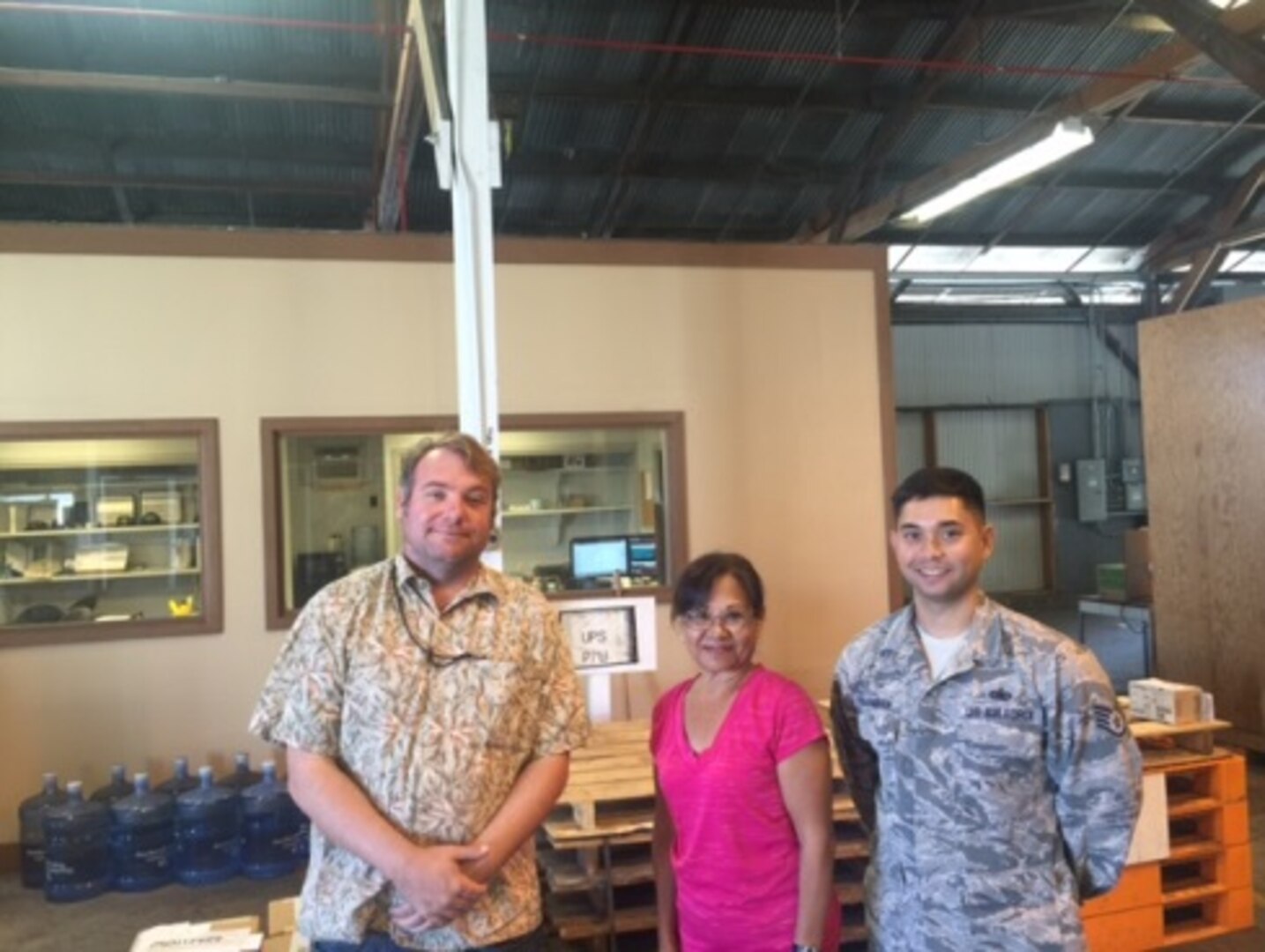 The DLA Distribution Pearl Harbor, Hawaii, Transportation Management team has been namedthe DLA Distribution Team of the Quarter for fourth quarter fiscal year 2015.
