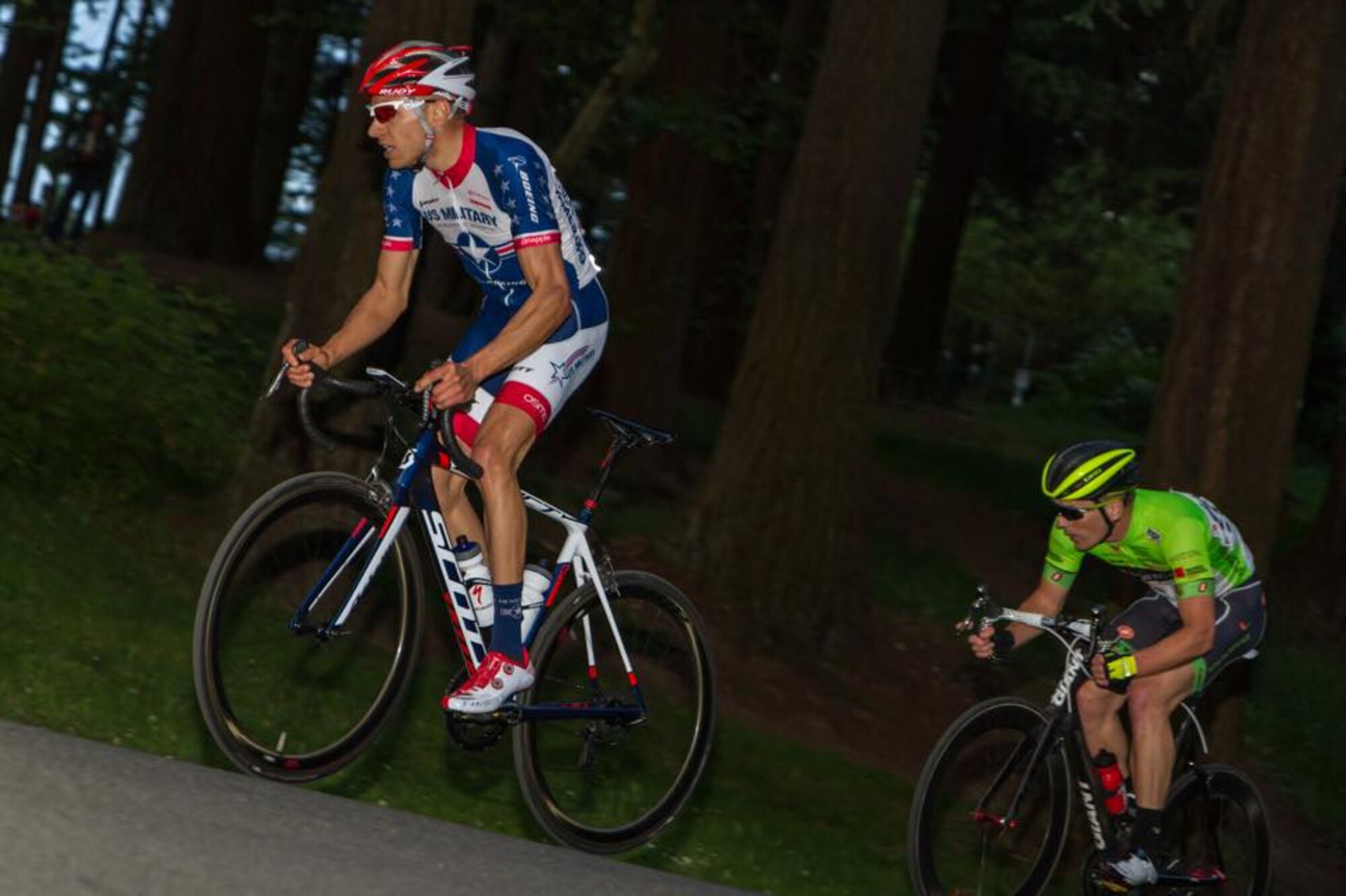 Oregon Air National Guard Tech. Sgt. Dwayne Farr, an Egress repairman with the 142nd Fighter Wing participates in a weekly Wednesday Night bike race at Mt. Tabor, Ore., March 10, 2015.  (Photo courtesy of Tech. Sgt. Dwayne Farr)