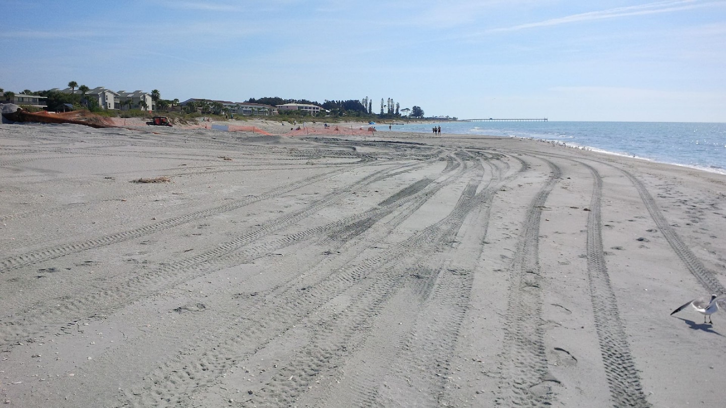 Sand placement on Venice Beach resumed Jan. 30. The project will place approximately 791,000 cubic yards of sand on 3.2 miles of shoreline. 