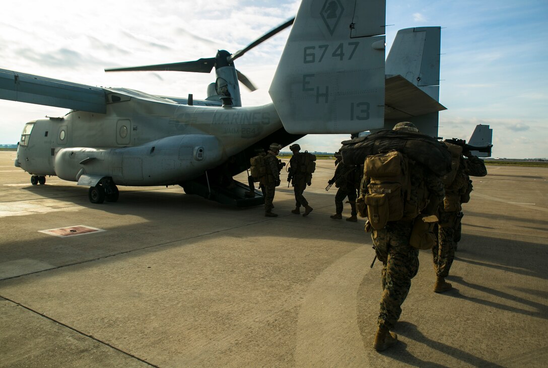 Marines with Special-Purpose Marine Air-Ground Task Force Crisis Response – Africa board an MV-22 Osprey during an unscripted alert-force drill at Morón Air Base, Spain, Jan. 29, 2015. The drill tested the unit’s ability to rapidly plan and respond to a crisis mission within a six-hour window. (U.S. Marine Corps photo by Sgt. Paul Peterson/Released)