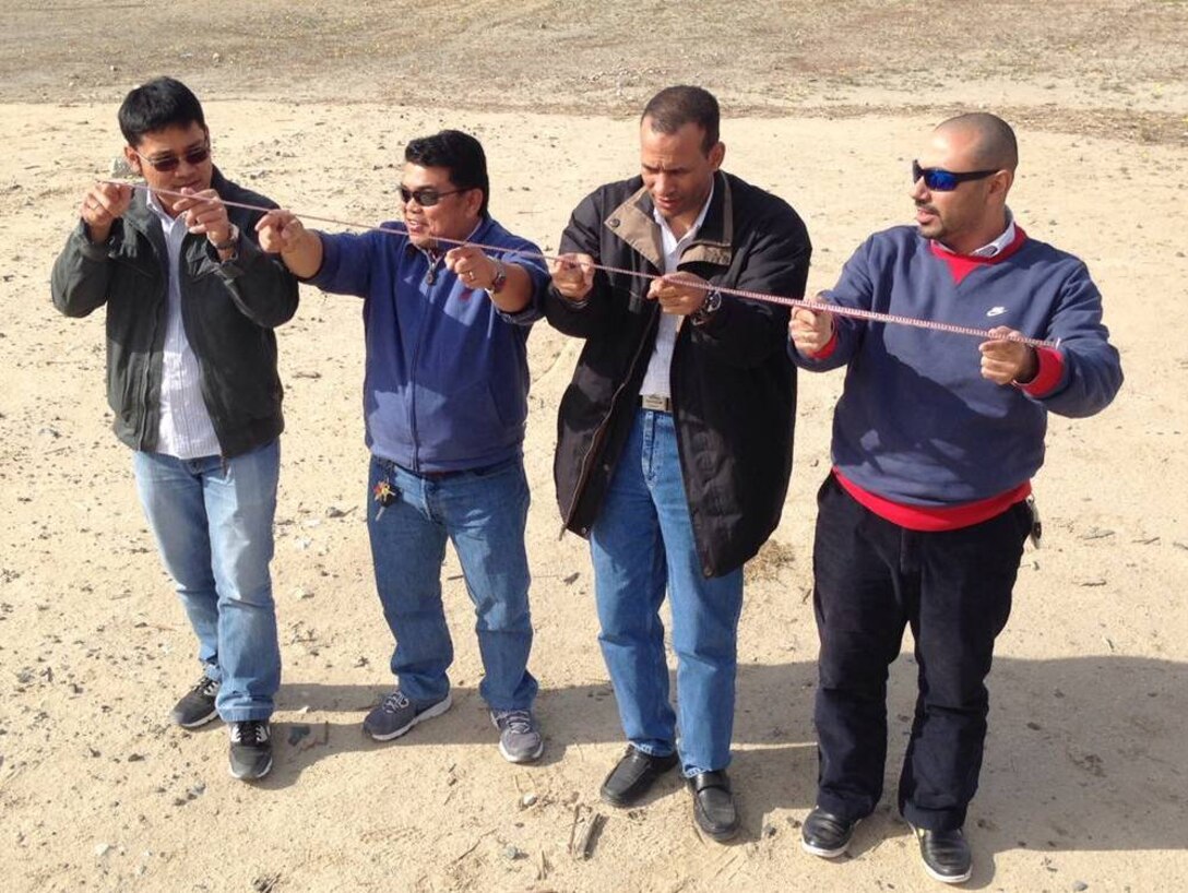 KUWAIT - Leadership Development Program in the Field participants participate in a team building exercise during the kickoff meeting. 