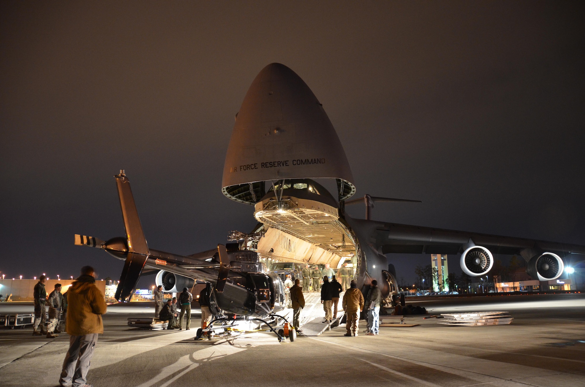 Westover Airlift Control Flight (ALCF) Airmen conduct exercise Patriot Palm at Marine Corps Air Station, Kanneohe Bay, Hawaii, Jan. 11 through Jan. 17.  ALCF is unique in that they are the first troops into a location that does not already have a working air base and usually have to operate alone until they bring in the aircraft needed to finalize the set-up of a functioning base. (U.S. Air Force photo/Staff Sgt.Kelly Goonan)