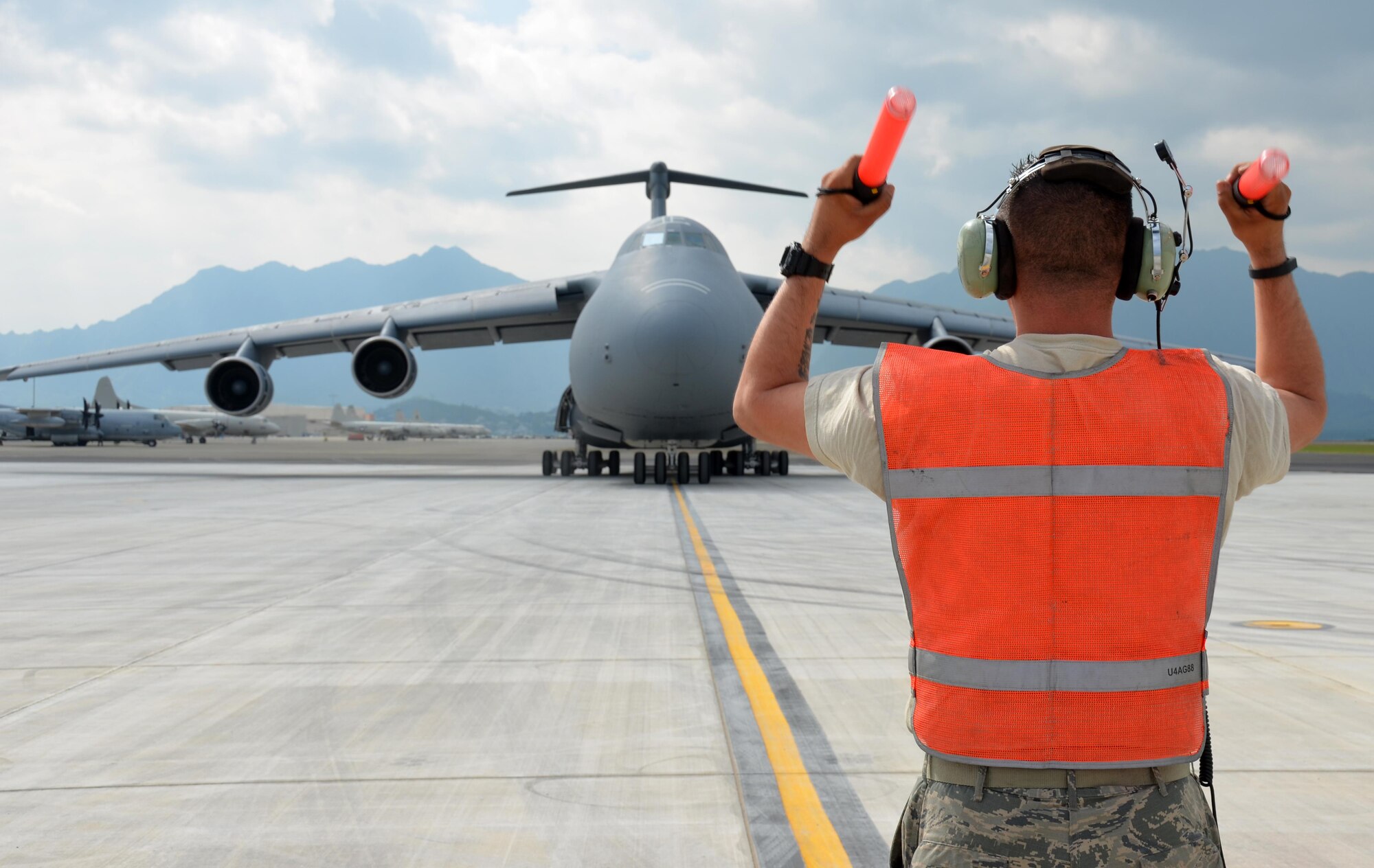 Westover Airlift Control Flight (ALCF) Airmen conduct exercise Patriot Palm at Marine Corps Air Station, Kanneohe Bay,Hawaii, Jan. 11 through Jan. 17.  ALCF is unique in that they are the first troops into a location that does not already have a working air base and usually have to operate alone until they bring in the aircraft needed to finalize the set-up of a functioning base. (U.S. Air Force photo/Staff Sgt.Kelly Goonan)