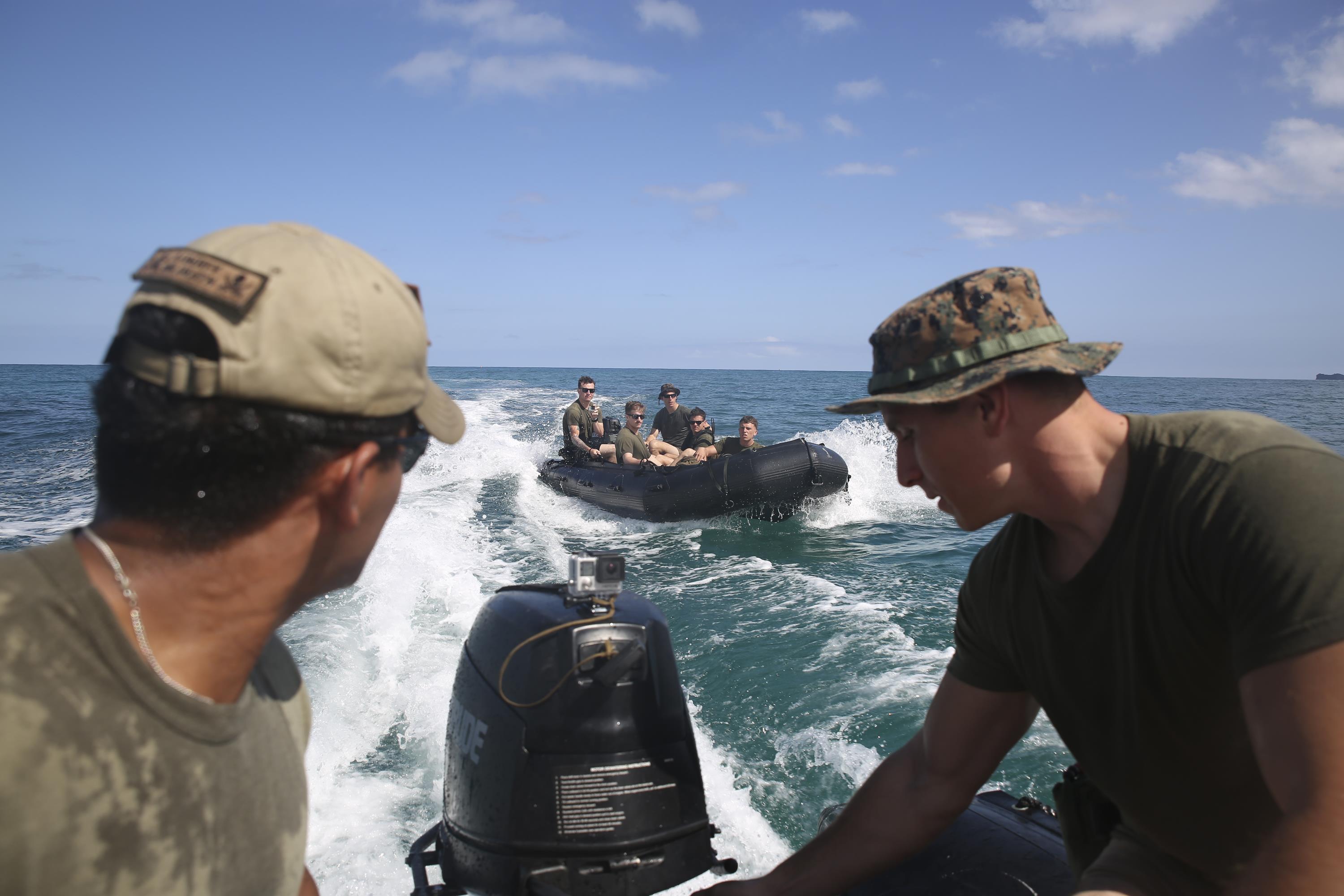 Marines with 3rd Recon dive into training