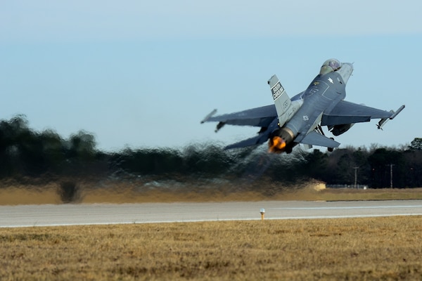 A U.S. Air Force fighter pilot with the 157th Fighter Squadron, South Carolina Air National Guard, launches an F-16 Fighting Falcon for a training mission from McEntire Joint National Guard Base, Feb. 6, 2015.