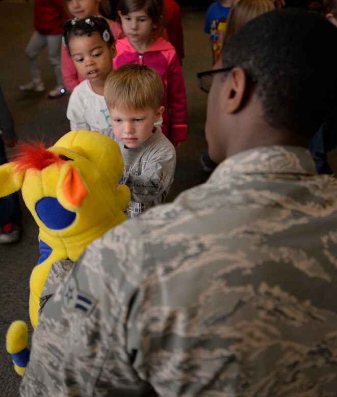 628th MDG Dental Clinic teaches kids about dental health > Joint Base ...