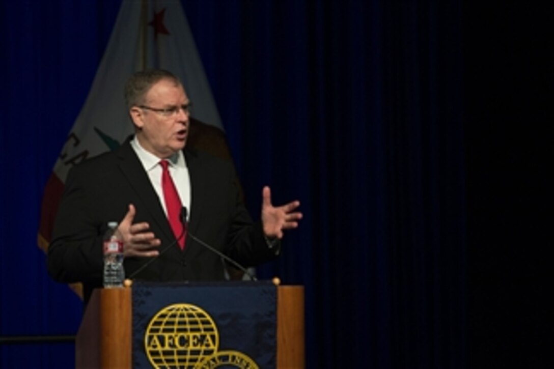 Deputy Defense Secretary Bob Work speaks at the U.S. Naval Institute's 2015 Western Conference in San Diego, Feb. 10, 2015. 