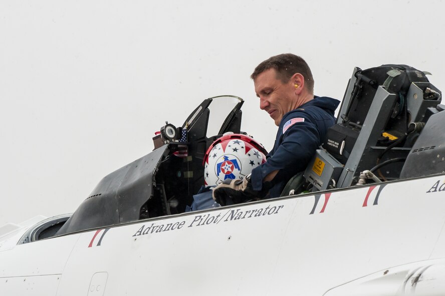 Overcast skies and snow flurries greet Maj. Scott Petz, a pilot with the U.S. Air Force Thunderbirds aerial demonstration squadron, as he parks his F-16 Fighting Falcon at the Kentucky Air National Guard Base in Louisville, Ky., Feb. 12, 2015. Petz was in Louisville to coordinate logistics for the Thunderbirds team, which will be the marquee attraction at this year’s Thunder Over Louisville air show April 18. (U.S. Air National Guard photo by Maj. Dale Greer)