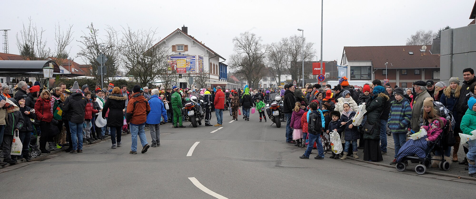 Residents line the streets to wait for the Fasching parade in Ramstein-Miesenbach, Germany, Feb. 17, 2015. The annual parade is the largest in the Westpfalz area with more than 1,400 participants. (U.S. Air Force photo/Senior Airman Timothy Moore)