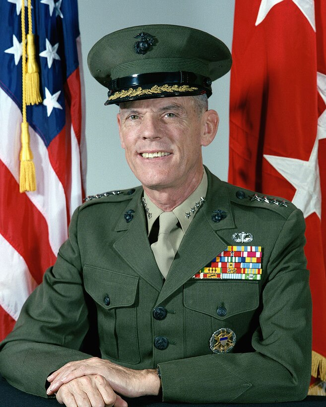 General_George_Crist_official_military_photo,_1985.jpg