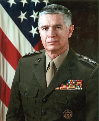 800px-Joseph_Hoar_official_military_photo.jpg