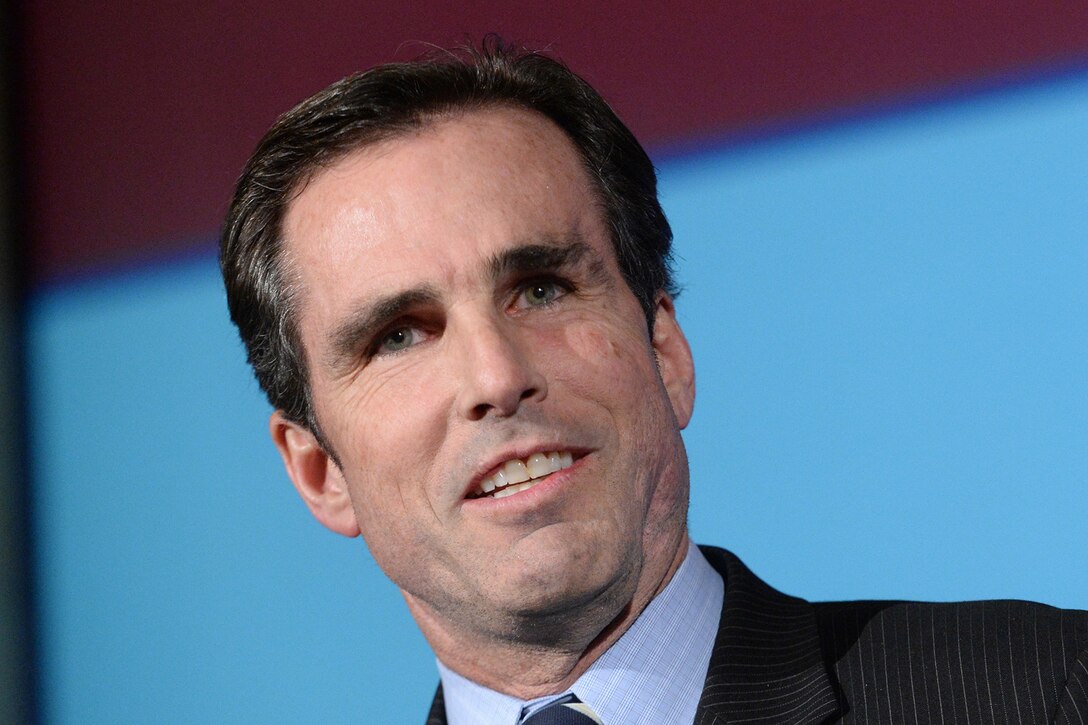 ABC News personality Bob Woodruff serves as master of ceremonies for the Blue Star Families Fifth Anniversary Celebration in Washington, D.C., Feb. 24, 2014.