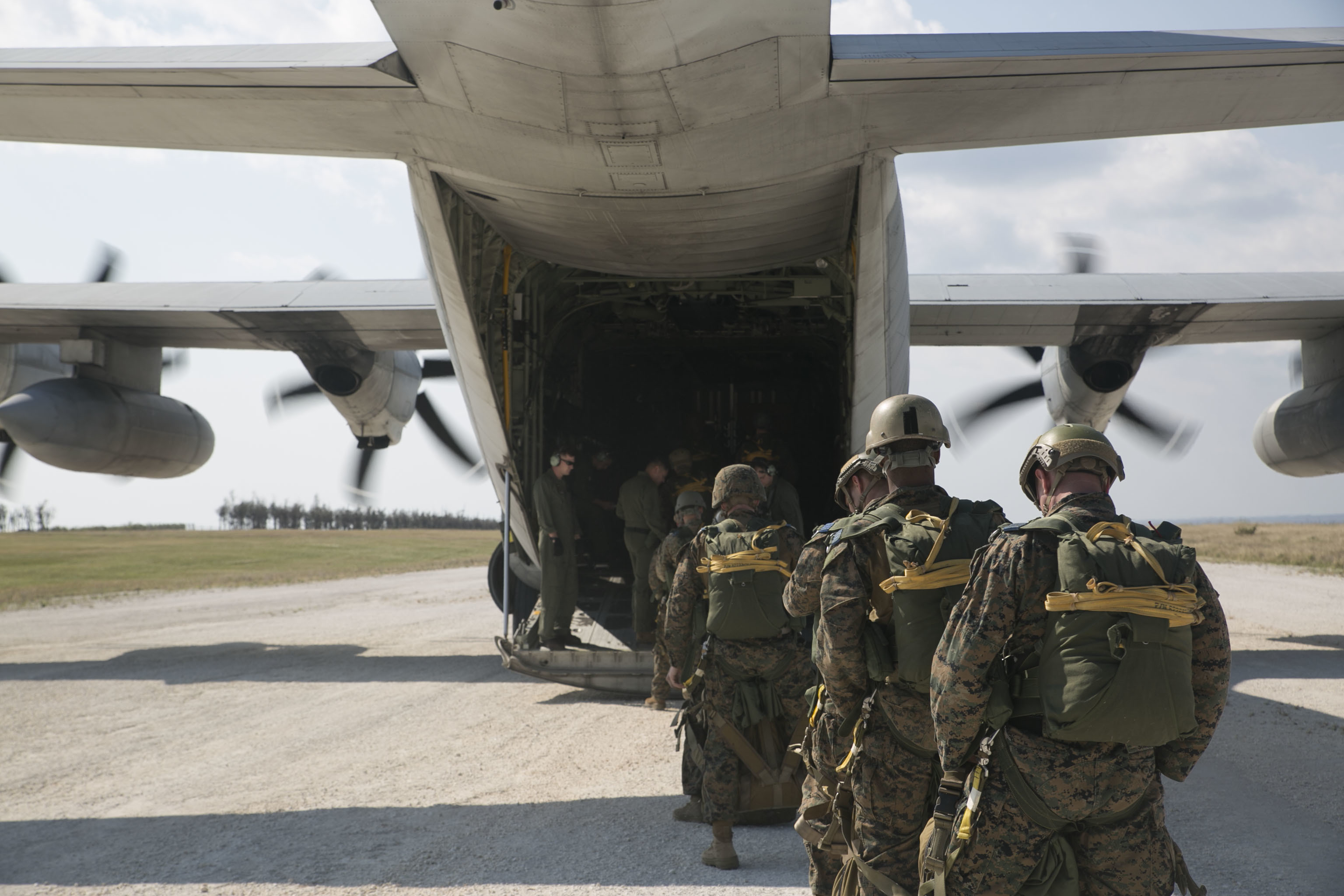Recon Marines prepare for parachute missions in Pacific