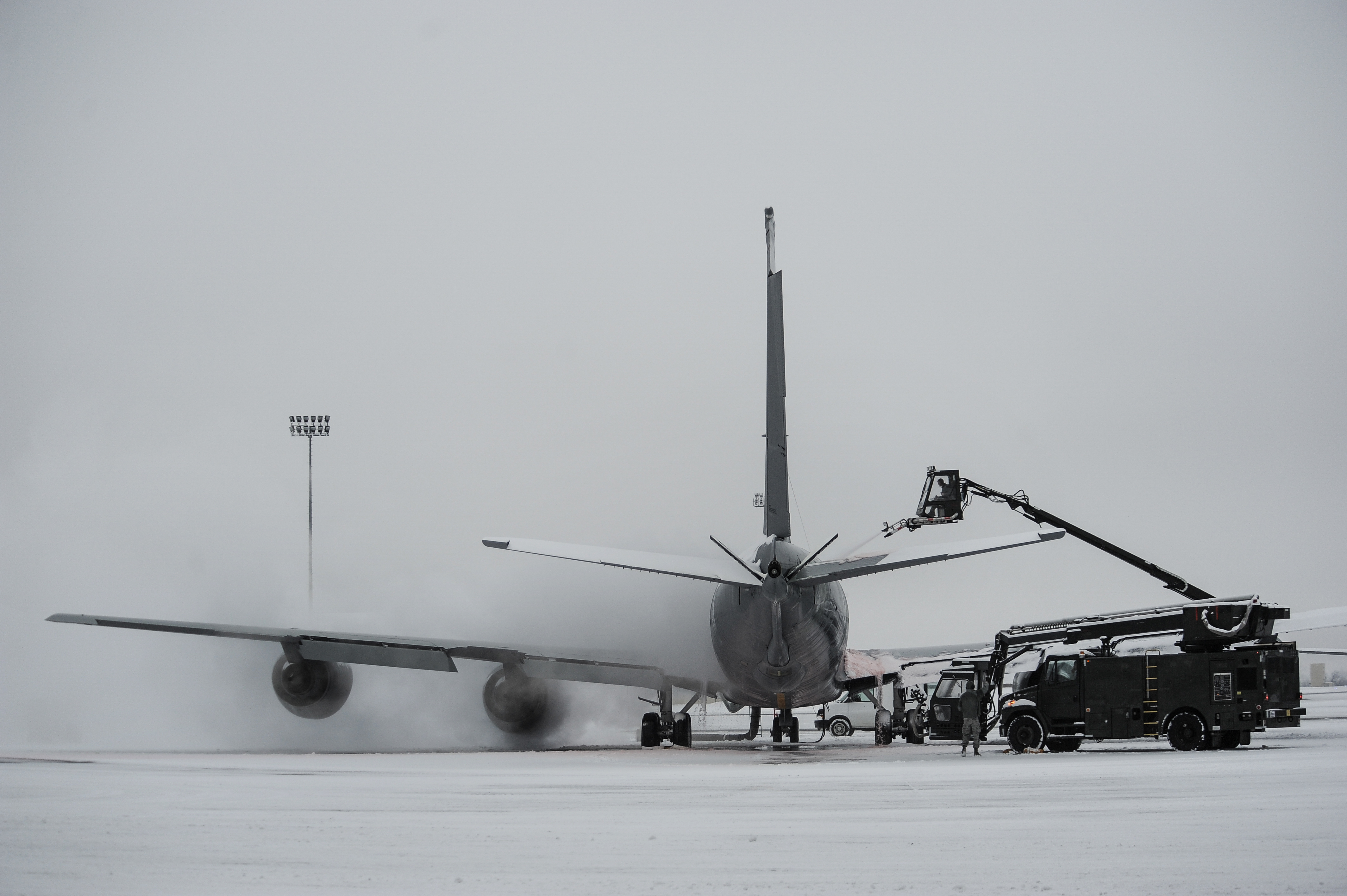 New deicing simulator saves money, manpower, increases training