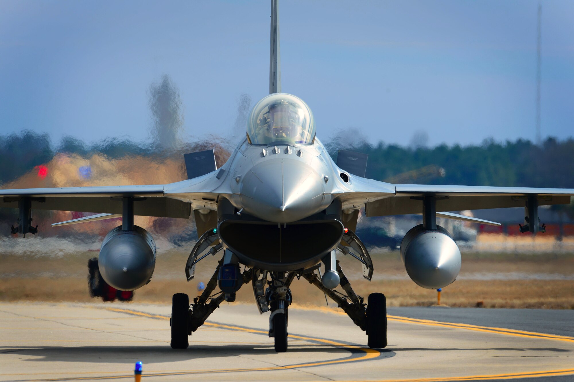A U.S. Air Force F-16CM Fighting Falcon takes off at Shaw Air Force Base, S.C., Jan. 8, 2015. The F-16CM is a multi-role fighter jet with the ability to switch from an air-to-ground role to an air-to-air role at the touch of a button. (U.S. Air Force photo by Senior Airman Jensen Stidham/Released) 