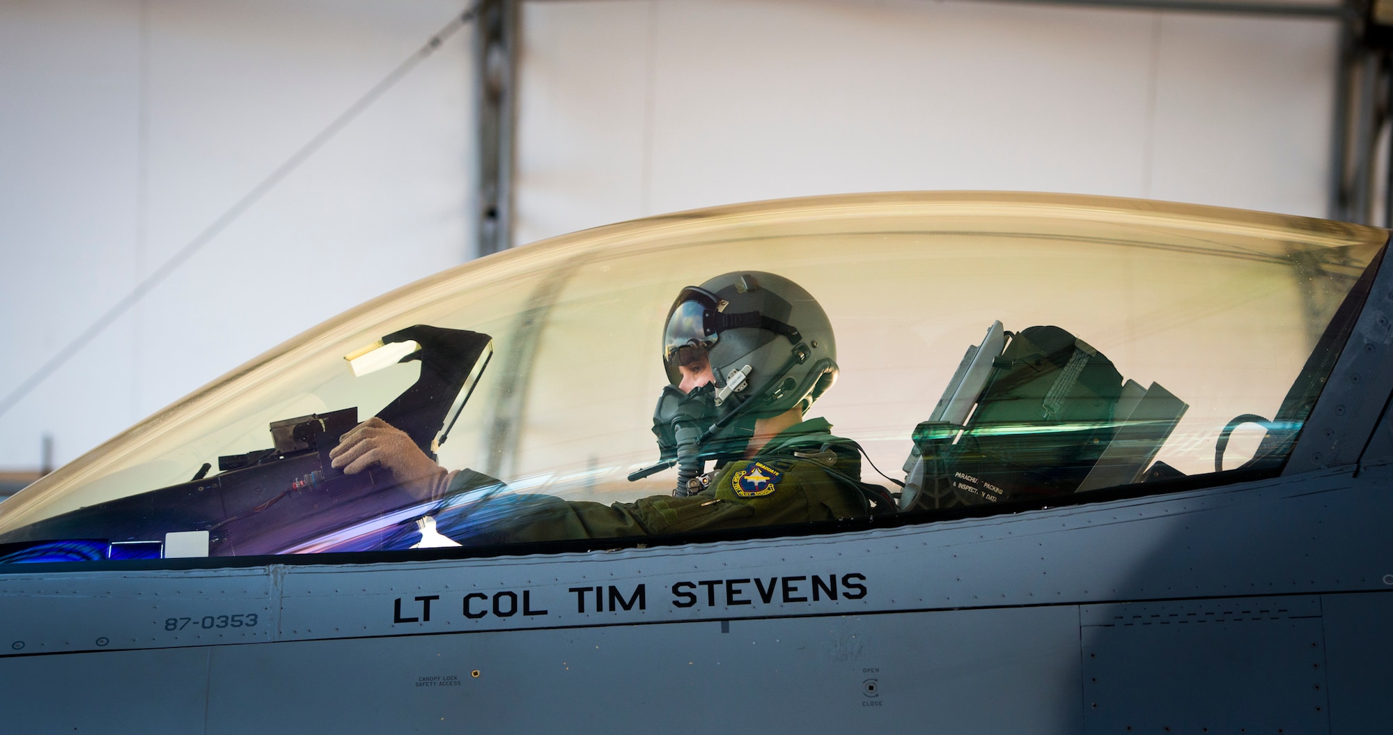 Capt. Jonathan Gilbert, a 40th Flight Test Squadron pilot, prepares his F-16 Fighting Falcon for a morning sortie at Eglin Air Force Base, Fla.  The 96th Aircraft Maintenance Squadron is responsible for the maintenance of all the test aircraft for the 96th Test Wing and the 85th Test and Evaluation Squadron.  (U.S. Air Force photo/Samuel King Jr.)