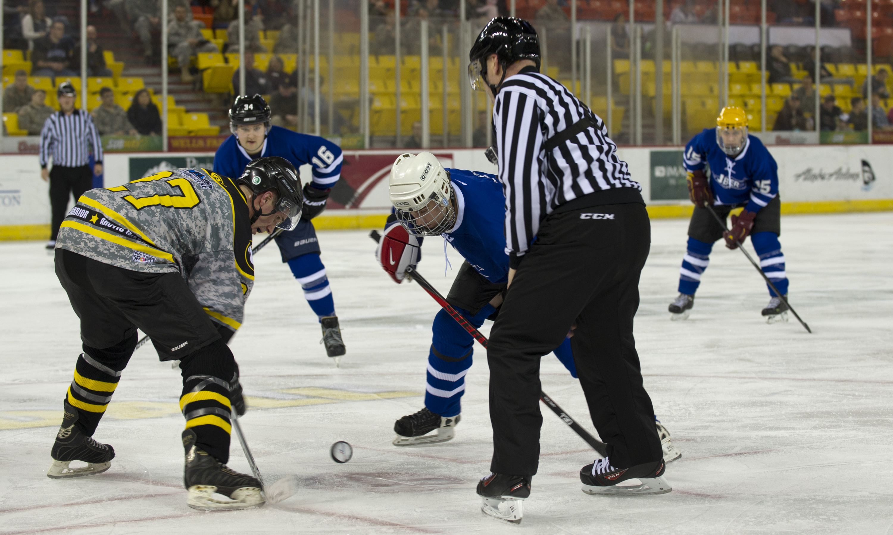 Air Force beats Army 7-5 in community hockey game > Joint Base