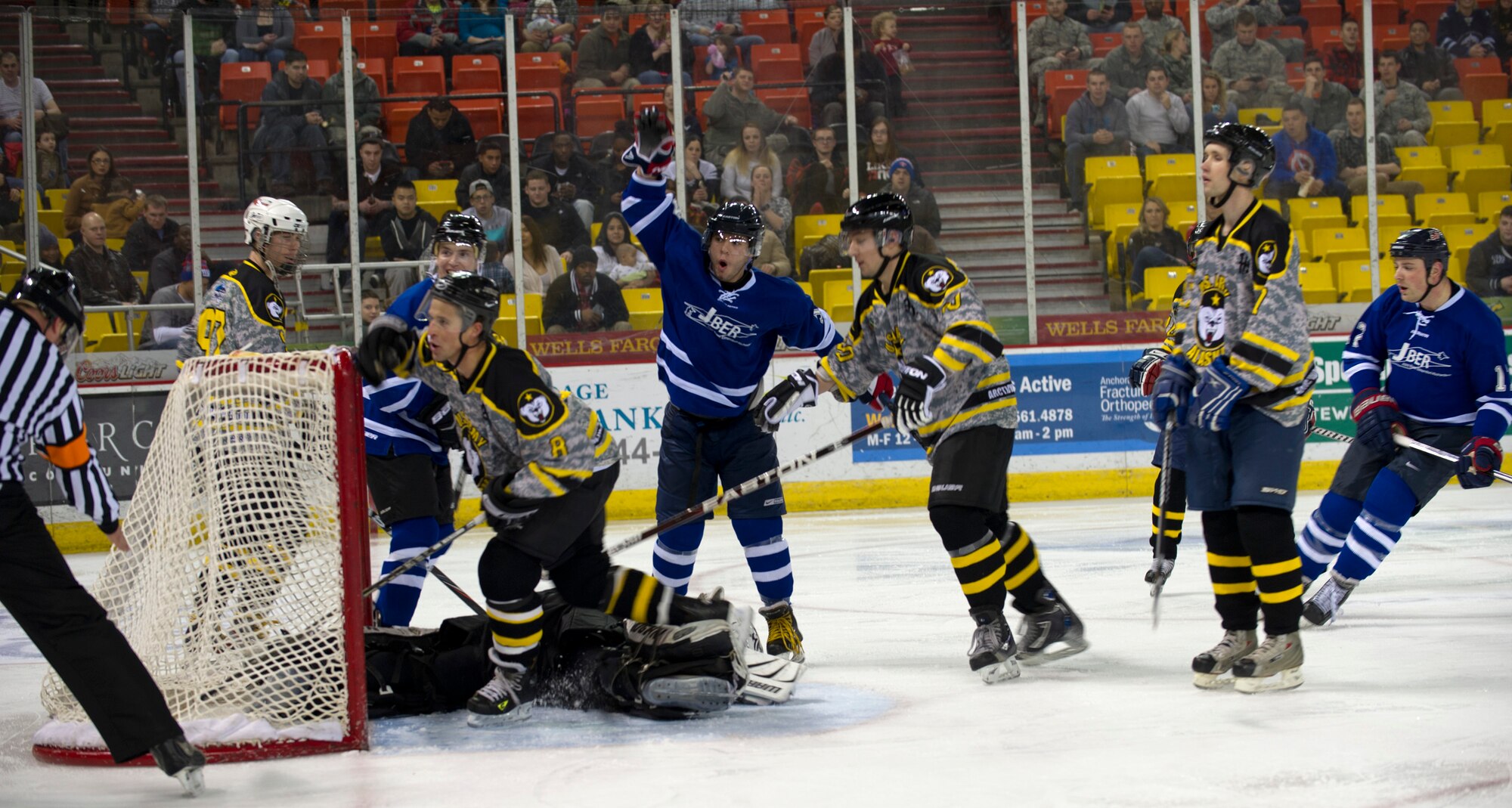 Air Force beats Army 75 in community hockey game > Joint Base