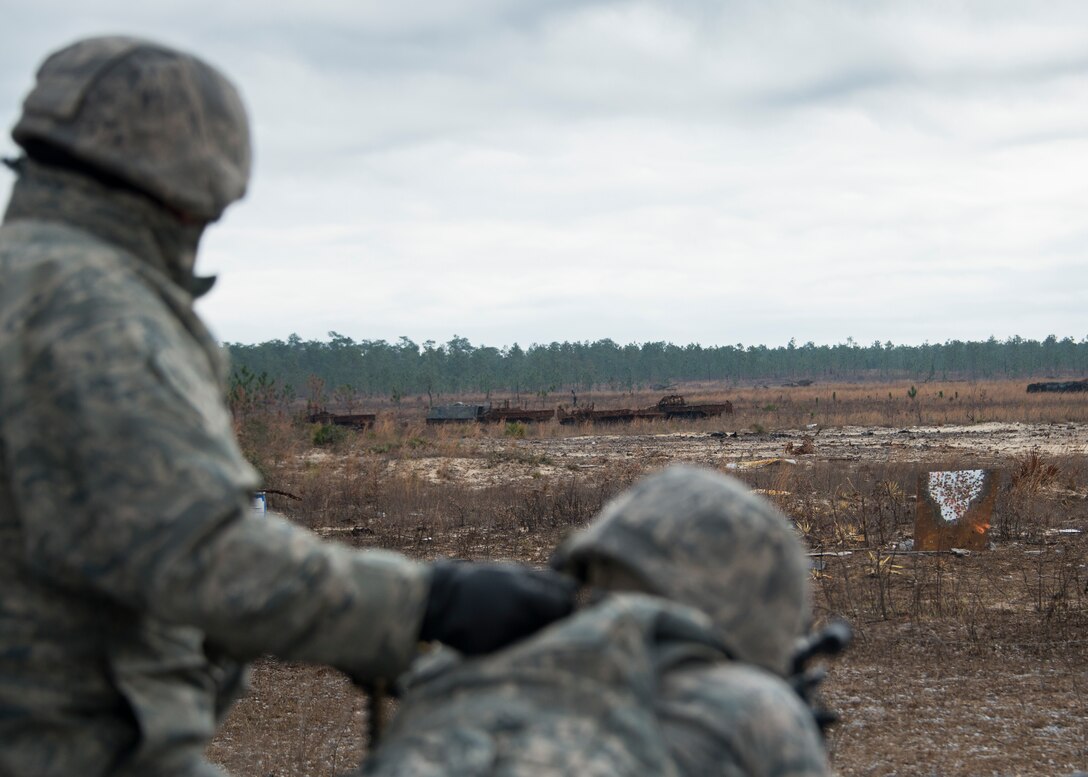 Airmen assigned to the 919th Special Operations Security Forces Squadron complete heavy weapons qualification firing Jan 10, 2015 at Duke Field, Fla.  (U.S. Air Force photo/ Tech. Sgt. Jasmin Taylor)