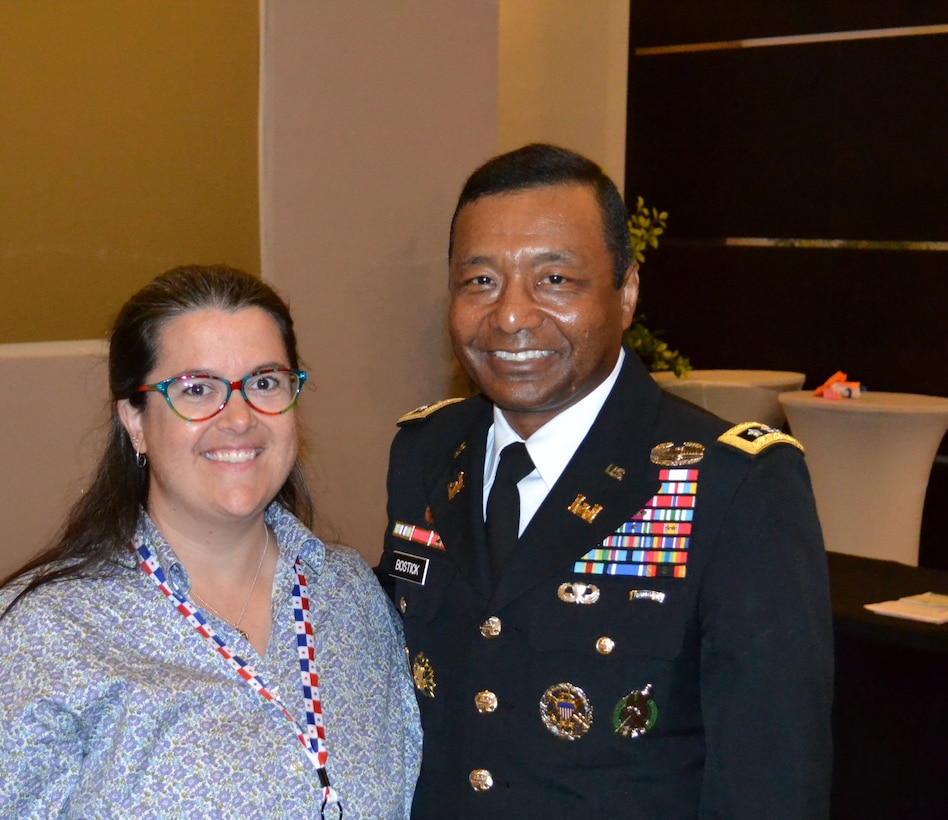 Jacksonville District's Crystal Markley met with Lt. Gen Thomas Bostick at the Global Engineering conference.