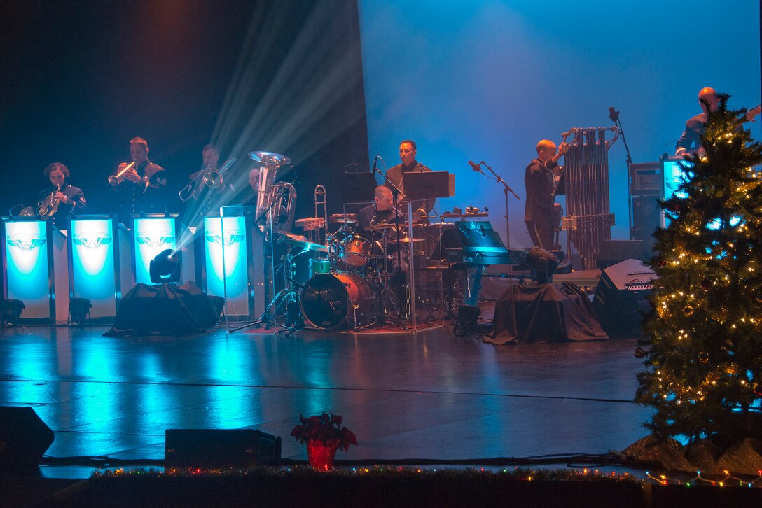 Holiday Show 2015