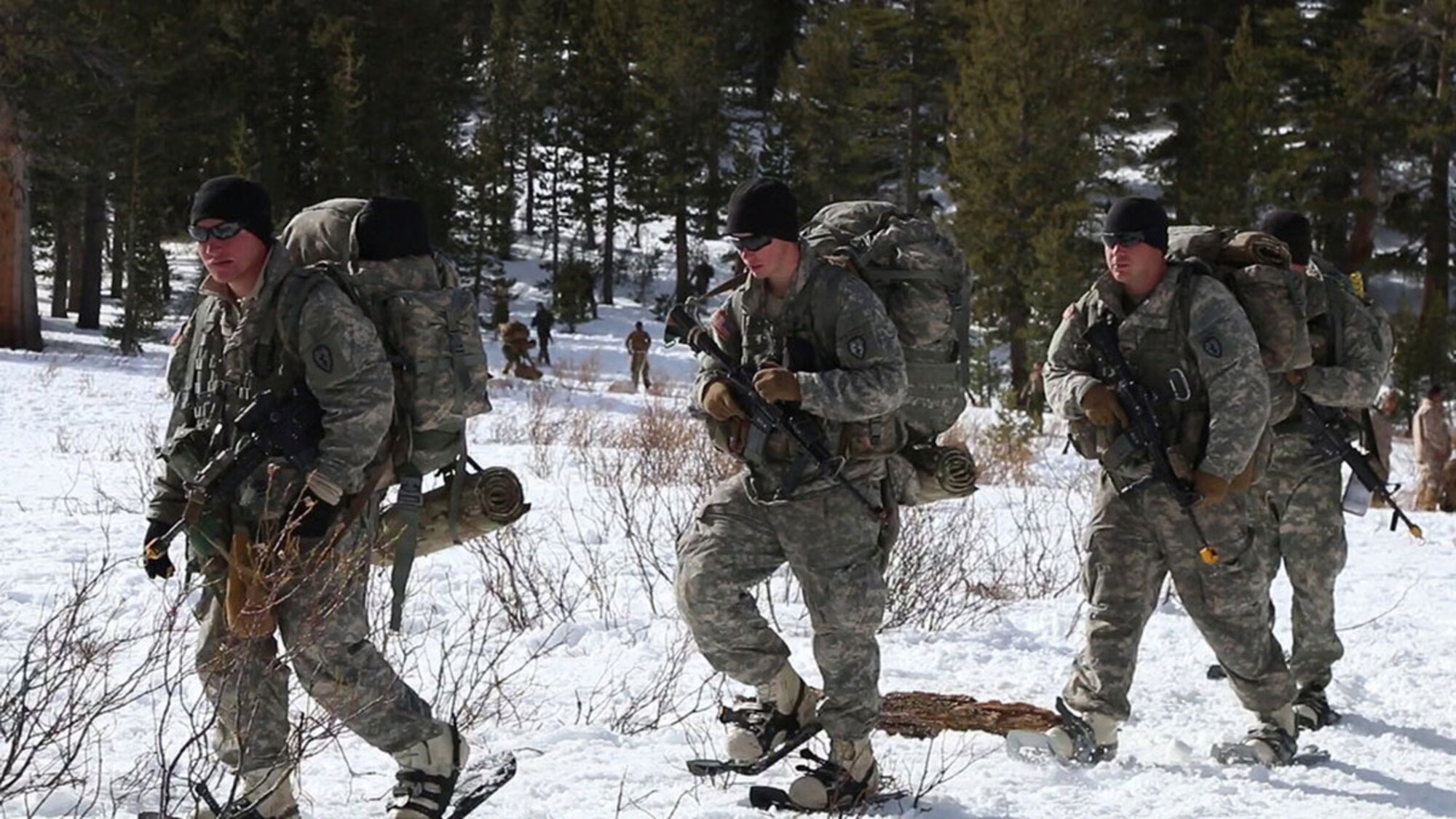Paratroopers assigned to Able Company, 3rd Battalion (Airborne), 509th Infantry execute high-altitude mountain mobility operations at the Marine Corps Mountain Warfare Training Center, Bridgeport, Calif., Jan 26, 2015. The joint training opportunity is part of U.S. Army Alaska’s initiative to enhance partnered high-altitude cold regions training. (Photo by Sgt. Sean Callahan, USARAK Public Affairs)