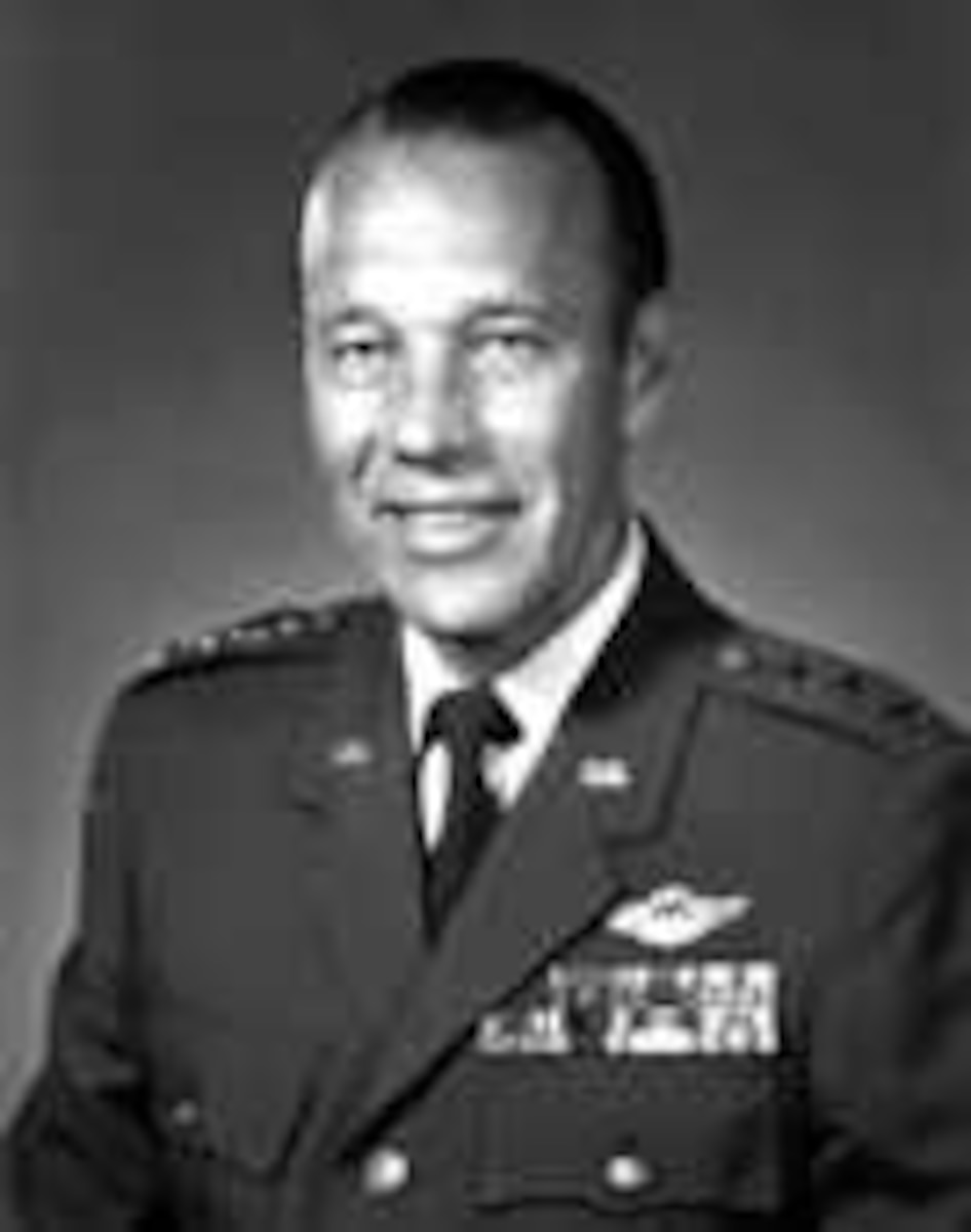 Retired Lt. Gen. (Dr.) George E. Schafer, former Air Force Surgeon General,passed away on Jan. 23, 2015, in San Antonio, Texas.  (DoD photo)