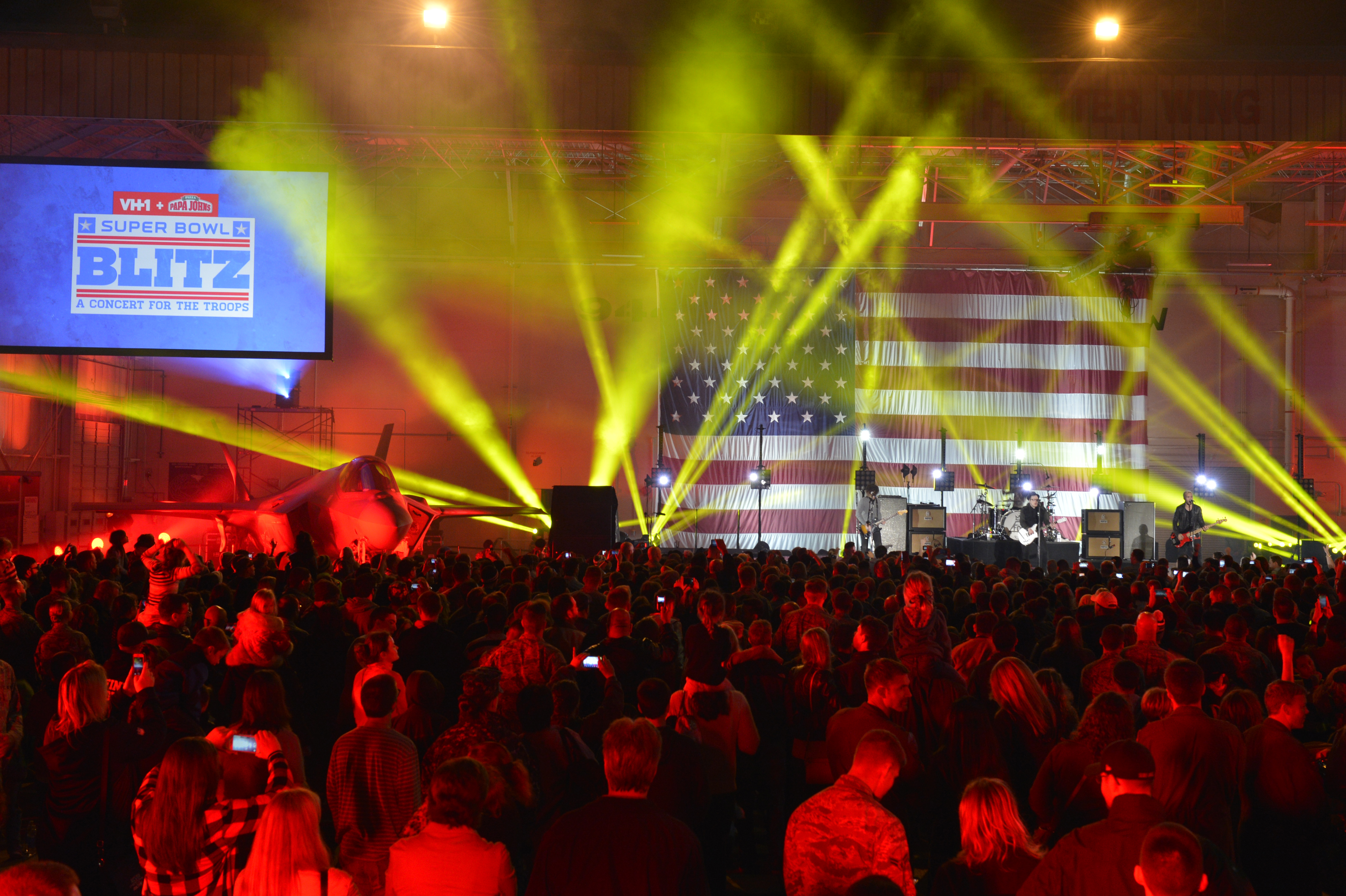 VH1 Concert at Luke Air Force Base
