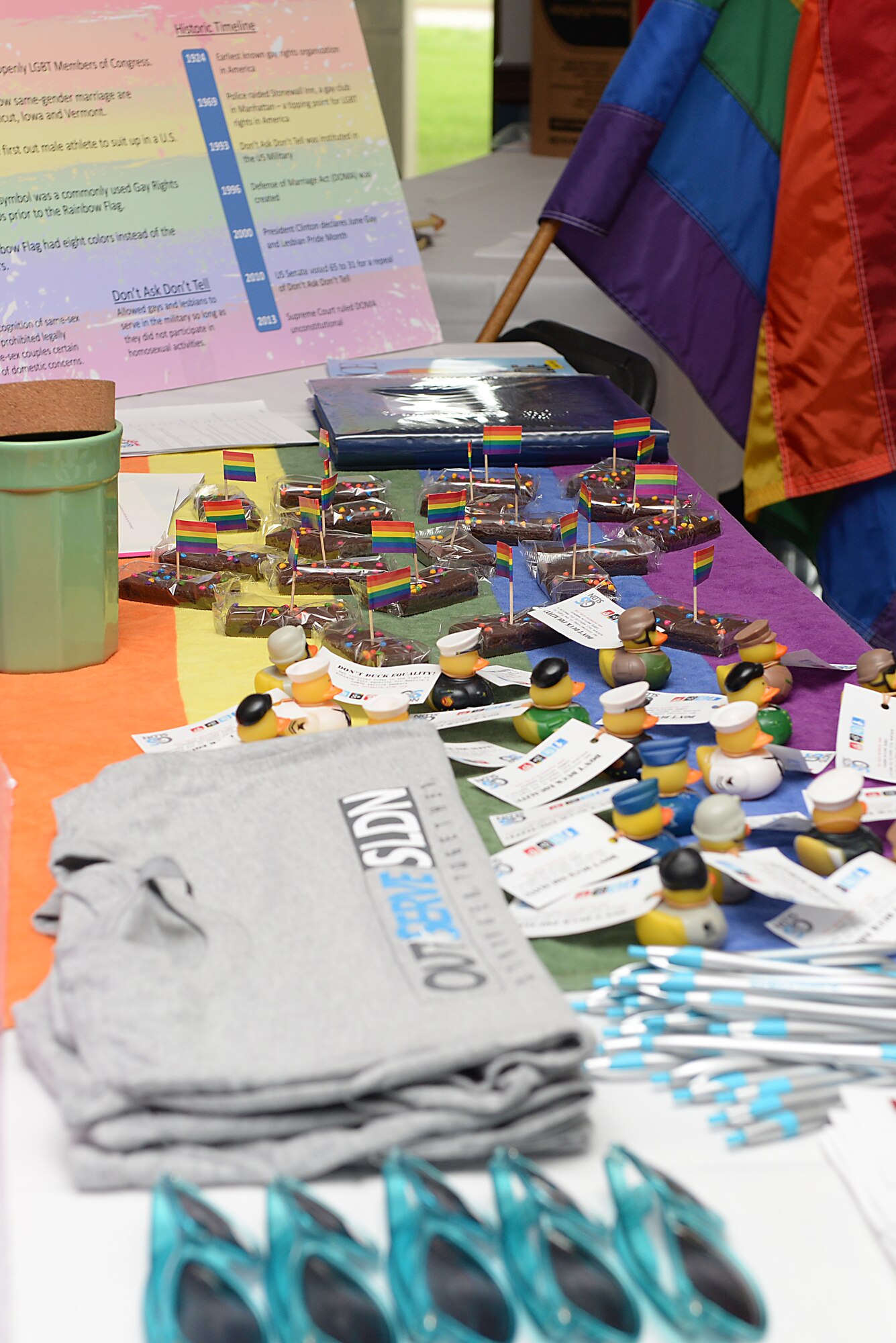Team Scott members and their families attended the annual Base Picnic and Diversity Day June 26, 2015 at Scott Air Force Base, Ill. The base picnic was hosted by the 375th Force Support Squadron, but with the help of many sponsors from the local community. Families were able to enjoy free food, drinks, snacks, ice cream, popcorn and many more treats. (U.S. Air Force photo/ Airman 1st Class Kiana Brothers)