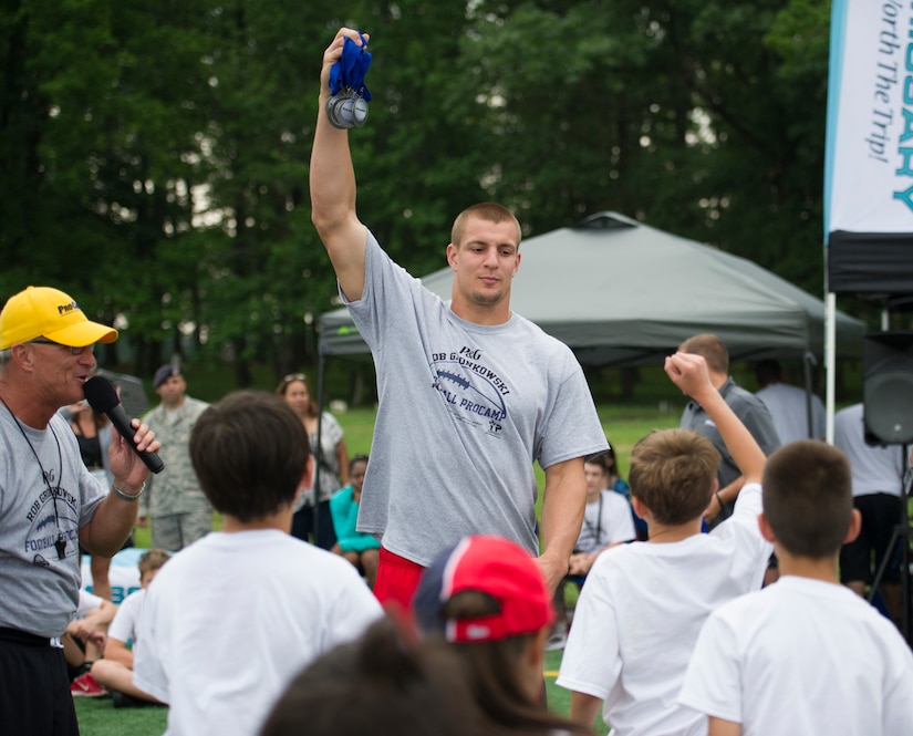 Gronkowski in contact drills for first time since surgery