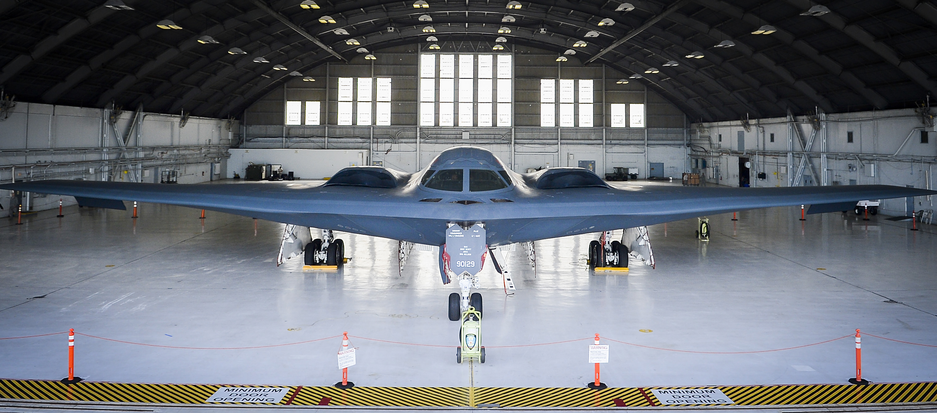 Whiteman maintainers keep B-2 Spirits flying > Air Force Global Strike ...