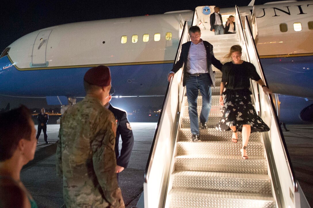 Defense Secretary Ash Carter and his wife, Stephanie, arrive at Pope Field on Fort Bragg, N.C., July 9, 2015. Carter is visiting Fort Bragg to observe training exercises and host a troop event.