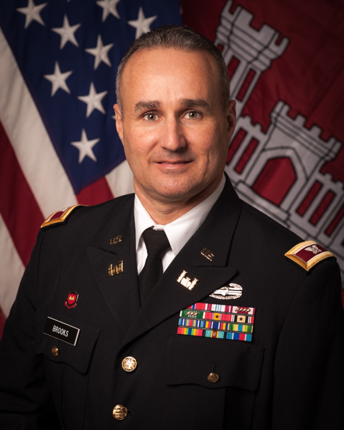 Official portrait of COL Michael Brooks, Alaska District Commander.